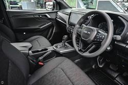 2025 Isuzu
                D-MAX X-RIDER