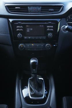 2018 Nissan
                X-TRAIL ST