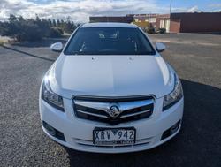 2010 Holden
                Cruze CDX