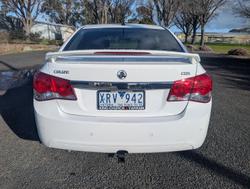 2010 Holden
                Cruze CDX