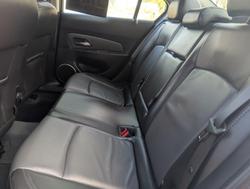2010 Holden
                Cruze CDX