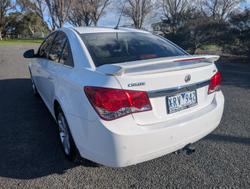 2010 Holden
                Cruze CDX