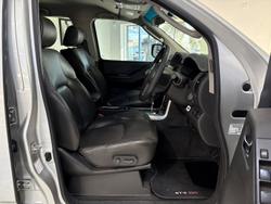 2013 Nissan Navara ST-X 550 D40 Series 5 4X4 Dual Range Silver Lightning