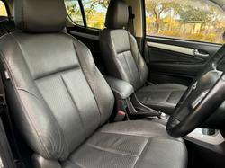 2016 Isuzu
MU-X LS-T