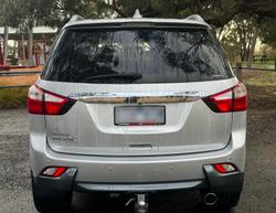 2016 Isuzu
MU-X LS-T