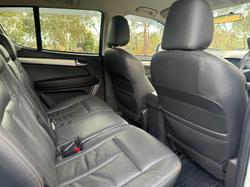 2016 Isuzu
MU-X LS-T