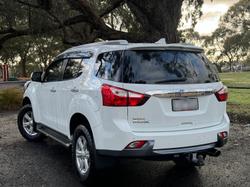 2016 Isuzu
MU-X LS-T