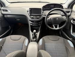 2013 Peugeot
208 Allure