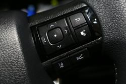 2024 Toyota
Hilux SR5 48V
