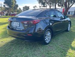 2015 Mazda
3 Maxx
