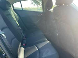 2015 Mazda
3 Maxx