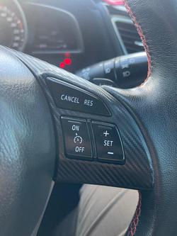 2015 Mazda
3 Maxx