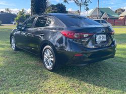 2015 Mazda
3 Maxx
