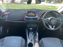 2015 Mazda
3 Maxx