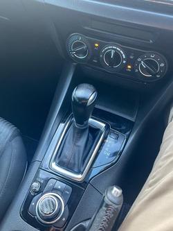 2015 Mazda
3 Maxx