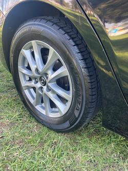 2015 Mazda
3 Maxx