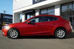 2015 Mazda
3 Maxx