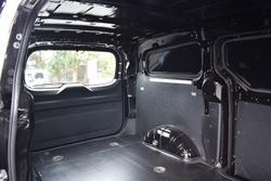 2022 LDV G10 + SV7C Obsidian Black