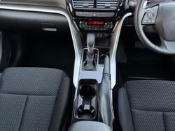 2022 Mitsubishi
Eclipse Cross LS