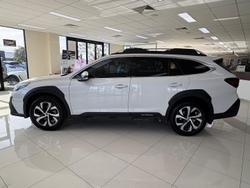 2020 Subaru
Outback AWD Touring