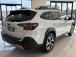 2020 Subaru
Outback AWD Touring