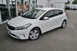 2017 KIA
CERATO S