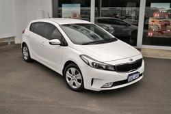 2017 KIA
CERATO S