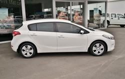 2017 KIA
CERATO S