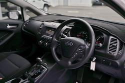 2017 KIA
CERATO S