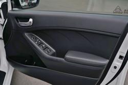 2017 KIA
CERATO S