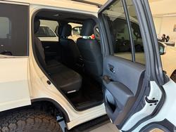 2024 Toyota
LANDCRUISER LC300 3.3L V6 DSL VX 7 Seats