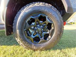 2025 Nissan
                Navara Pro-4X Warrior (4x4)