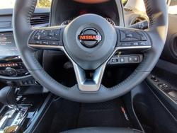 2025 Nissan
                Navara Pro-4X Warrior (4x4)