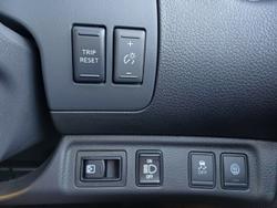 2025 Nissan
                Navara Pro-4X Warrior (4x4)