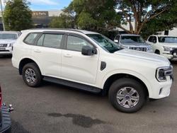 2024 Ford
Everest Ambiente