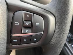 2024 Ford
Everest Ambiente