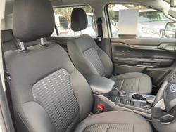 2024 Ford
Everest Ambiente