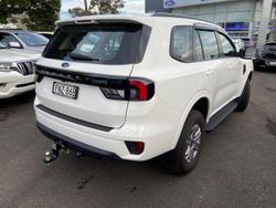 2024 Ford
Everest Ambiente