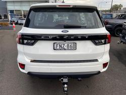 2024 Ford
Everest Ambiente