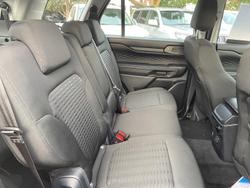 2024 Ford
Everest Ambiente
