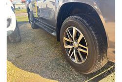 2017 Toyota
Hilux SR5