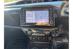 2022 Toyota
Hilux SR5