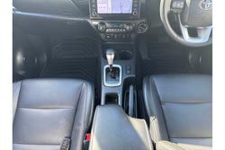 2022 Toyota
Hilux SR5