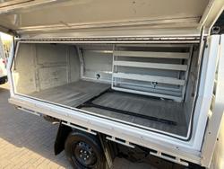2018 Toyota Hilux Workmate TGN121R 4x2 Glacier White