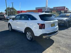 2024 KIA
SORENTO S 7 SEAT