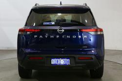 2022 Nissan
Pathfinder ST-L