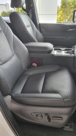 2024 Toyota
Landcruiser Prado VX