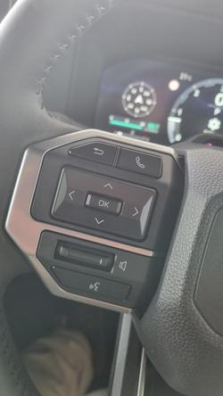 2024 Toyota
Landcruiser Prado VX