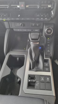 2024 Toyota
Landcruiser Prado VX