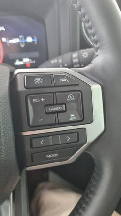 2024 Toyota
Landcruiser Prado VX